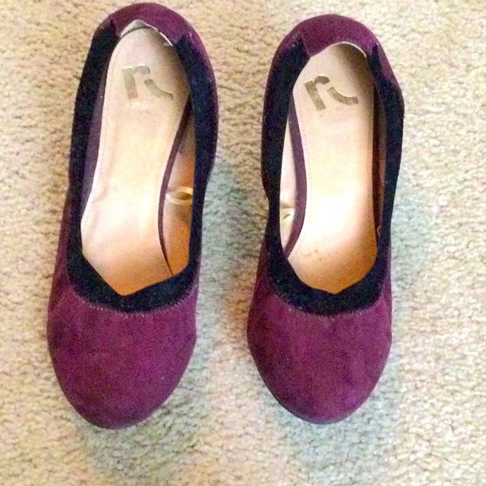 Report Wedged Shoes